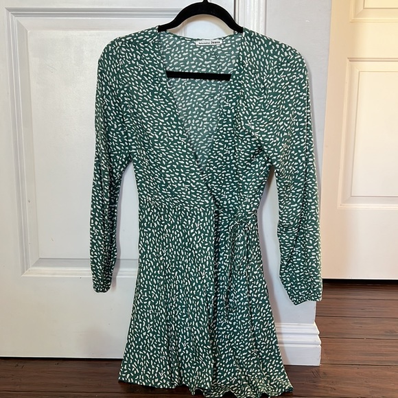 Reformation green splatter “fuchsia” long sleeve wrap mini dress - Picture 4 of 4